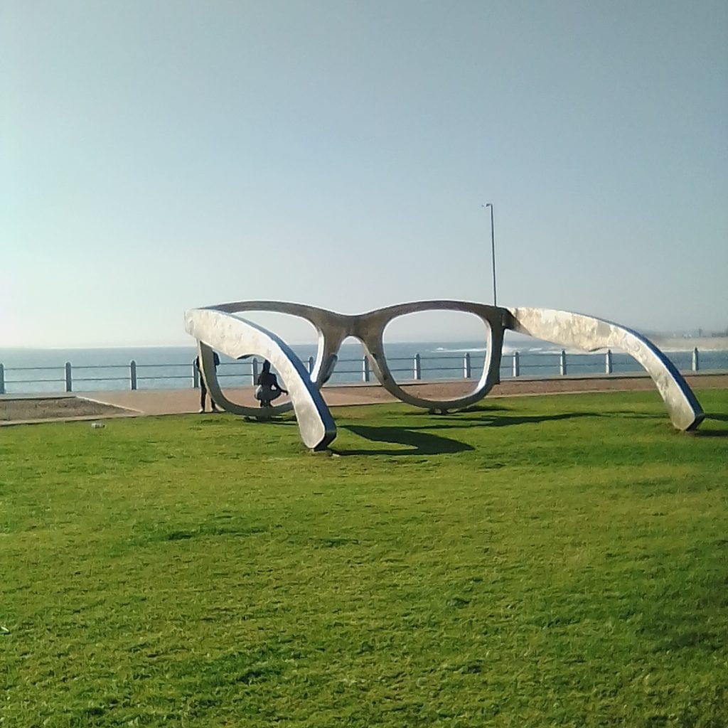 Spectacles on Sea Point Promonade