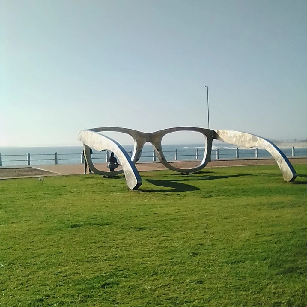 Spectacles on Sea Point Promonade